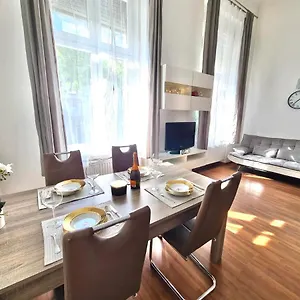 https://ricky-apartment.inbudapesthotels.com